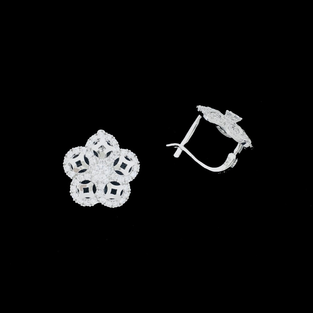 LR35